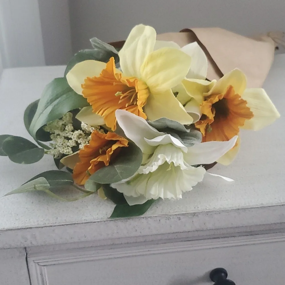 DELUXE BOUQUET  FAUX  SPRING FLOWERS